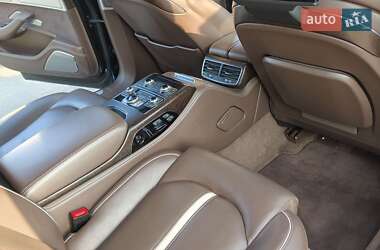 Седан Audi A8 2012 в 