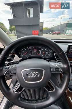 Седан Audi A8 2017 в 