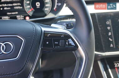 Седан Audi A8 2021 в 