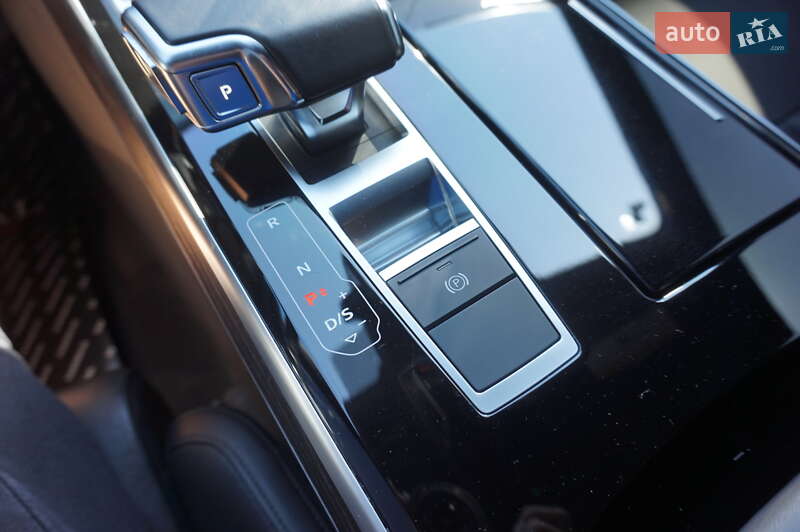 Седан Audi A8 2021 в Одессе