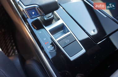 Седан Audi A8 2021 в 
