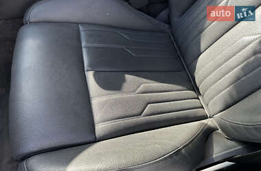 Седан Audi A8 2020 в 