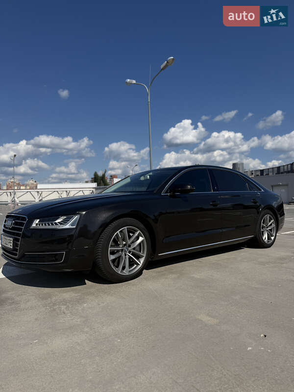Седан Audi A8 2013 в Киеве