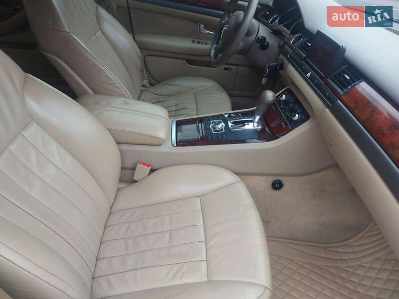Седан Audi A8 2005 в Днепре
