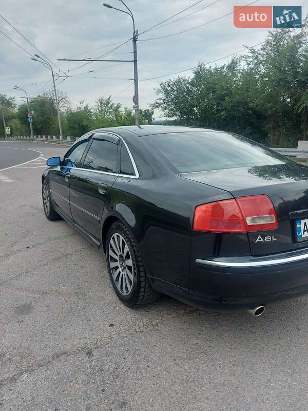 Седан Audi A8 2005 в Днепре