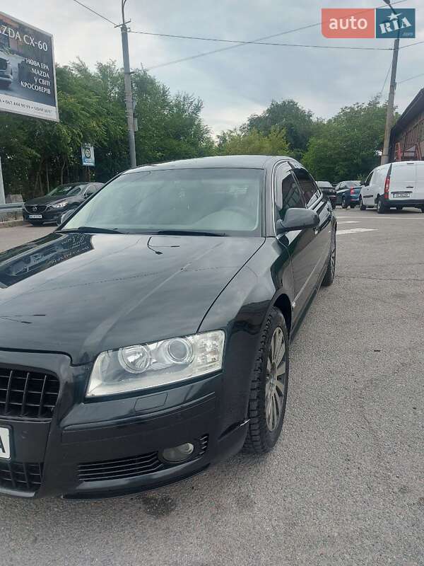 Седан Audi A8 2005 в Днепре