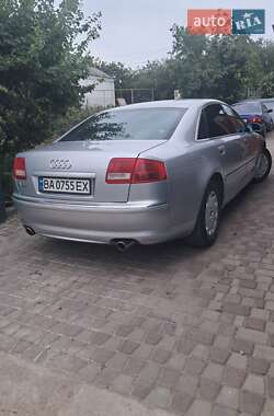 Седан Audi A8 2004 в 