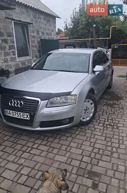 Седан Audi A8 2004 в 