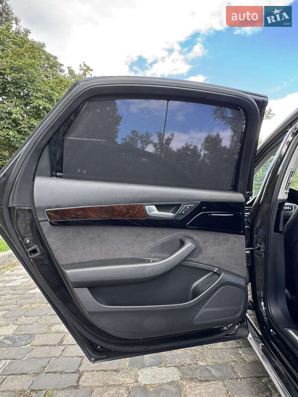 Седан Audi A8 2017 в Киеве