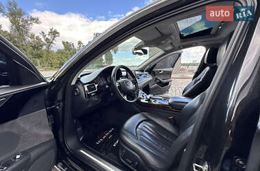 Седан Audi A8 2017 в 