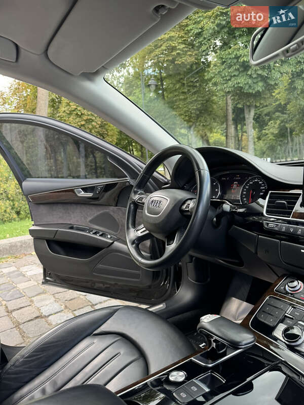 Седан Audi A8 2017 в Киеве