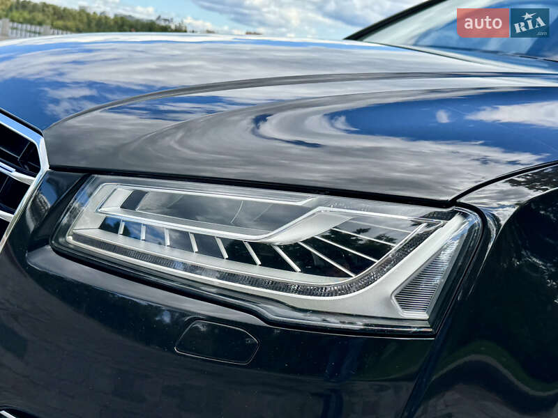 Седан Audi A8 2017 в Киеве