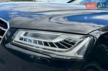 Седан Audi A8 2017 в 