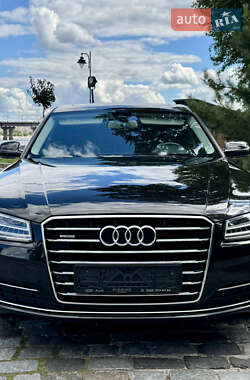 Седан Audi A8 2017 в 