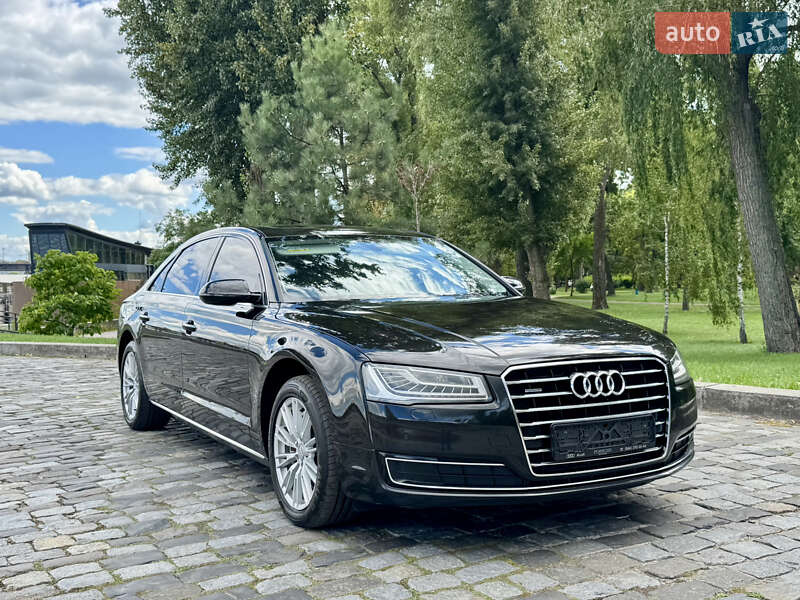 Седан Audi A8 2017 в Киеве
