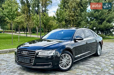 Седан Audi A8 2017 в 