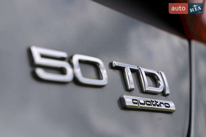 Седан Audi A8 2015 в Дрогобичі