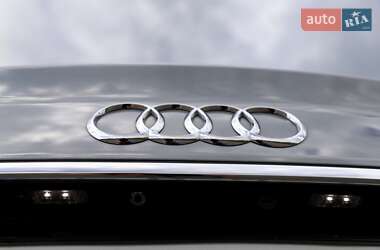 Седан Audi A8 2015 в 