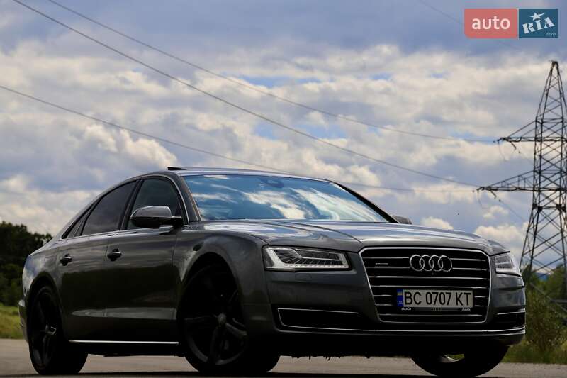 Седан Audi A8 2015 в Дрогобичі
