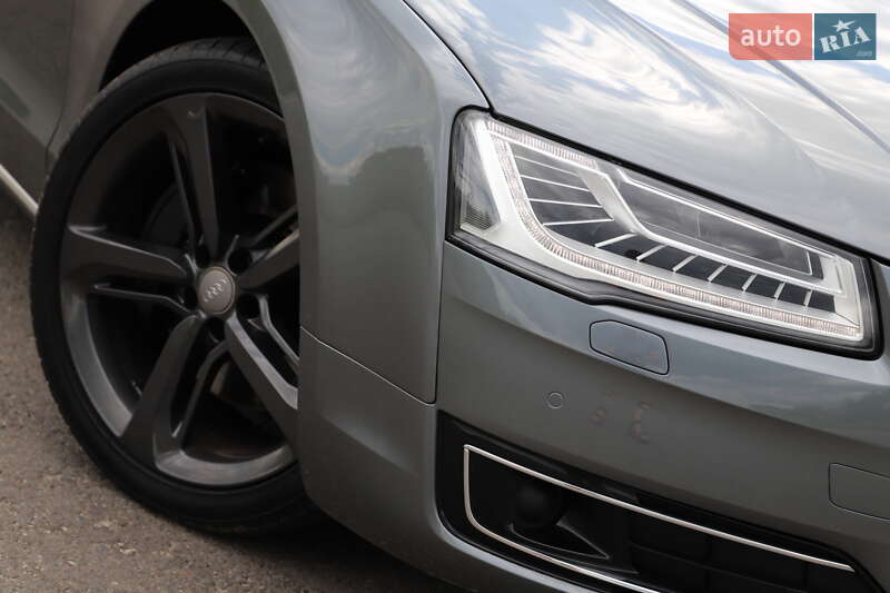 Седан Audi A8 2015 в Дрогобичі