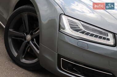 Седан Audi A8 2015 в 