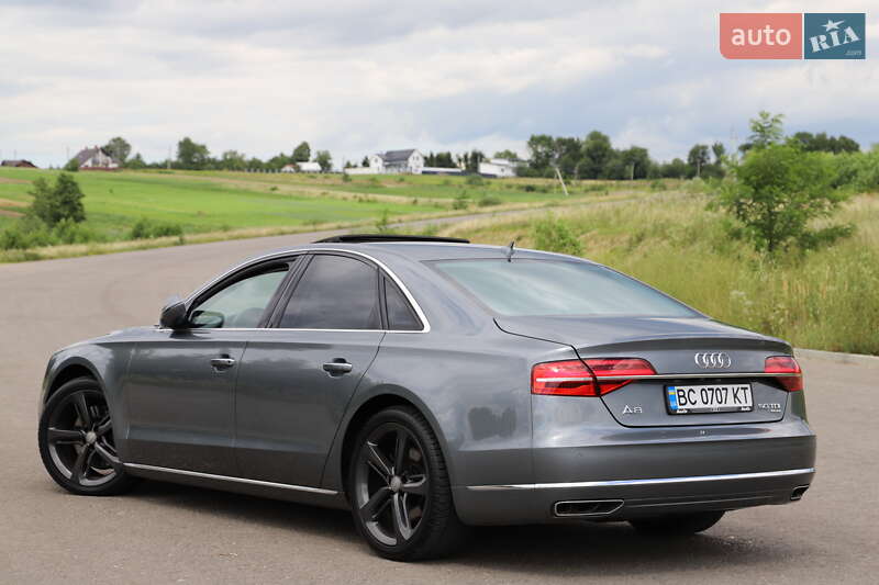 Седан Audi A8 2015 в Дрогобичі