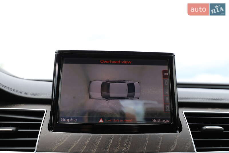 Седан Audi A8 2015 в Дрогобичі