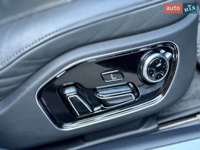 Седан Audi A8 2011 в Житомире