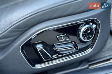 Седан Audi A8 2011 в 