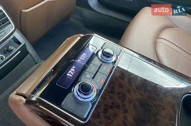 Седан Audi A8 2011 в 
