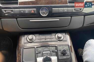 Седан Audi A8 2011 в 
