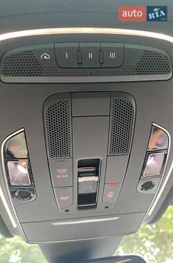 Седан Audi A8 2011 в 