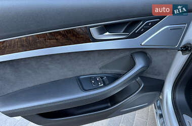 Седан Audi A8 2010 в 