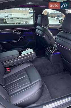 Седан Audi A8 2018 в 