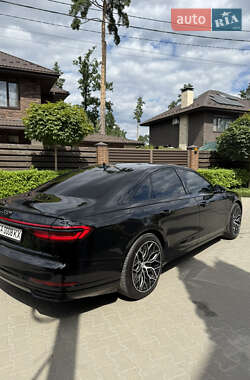 Седан Audi A8 2017 в 