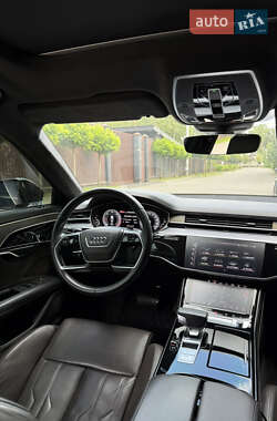 Седан Audi A8 2017 в 