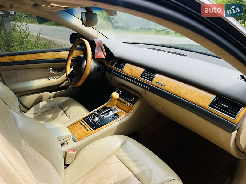 Седан Audi A8 2004 в Борщеві