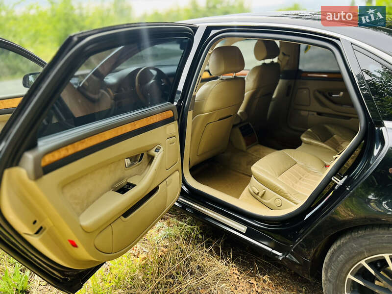 Седан Audi A8 2004 в Борщеві