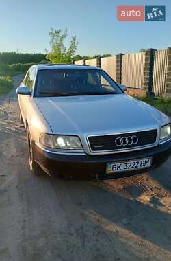 Седан Audi A8 2000 в 