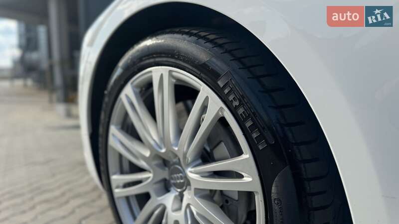 Седан Audi A8 2014 в Ивано-Франковске