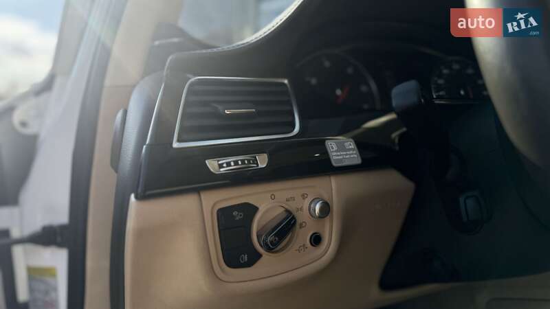 Седан Audi A8 2014 в Ивано-Франковске