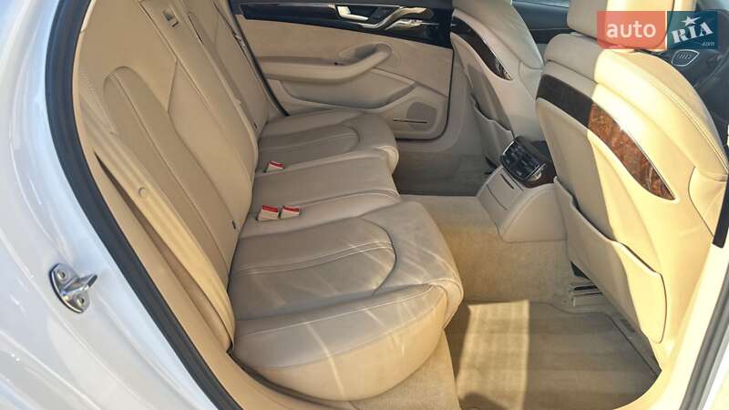 Седан Audi A8 2014 в Ивано-Франковске
