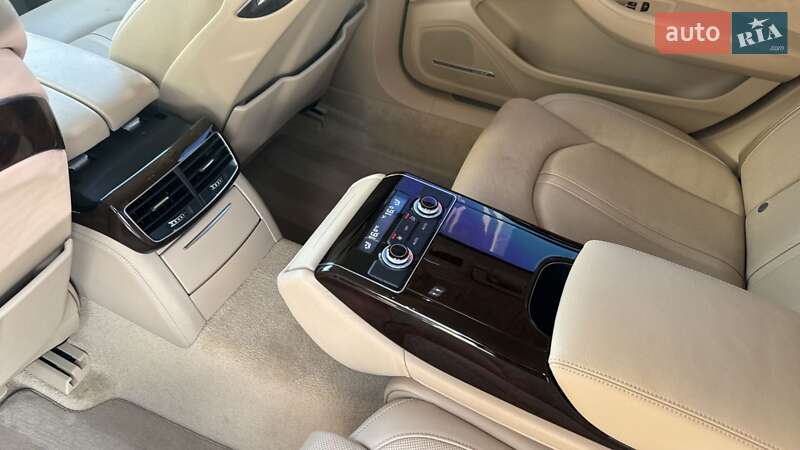 Седан Audi A8 2014 в Ивано-Франковске