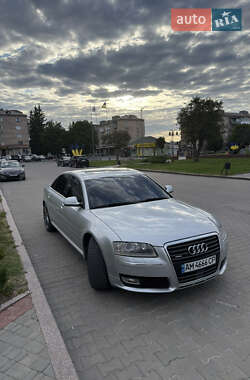 Седан Audi A8 2009 в 