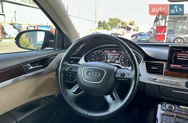 Седан Audi A8 2012 в 