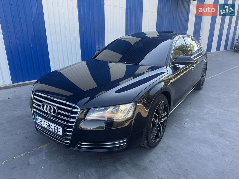 Седан Audi A8 2012 в 