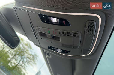 Седан Audi A8 2012 в 