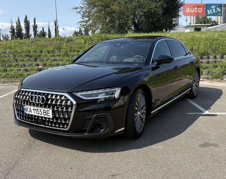 Седан Audi A8 2022 в 