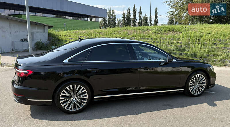Седан Audi A8 2022 в Киеве
