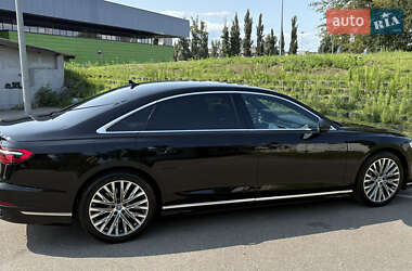 Седан Audi A8 2022 в 